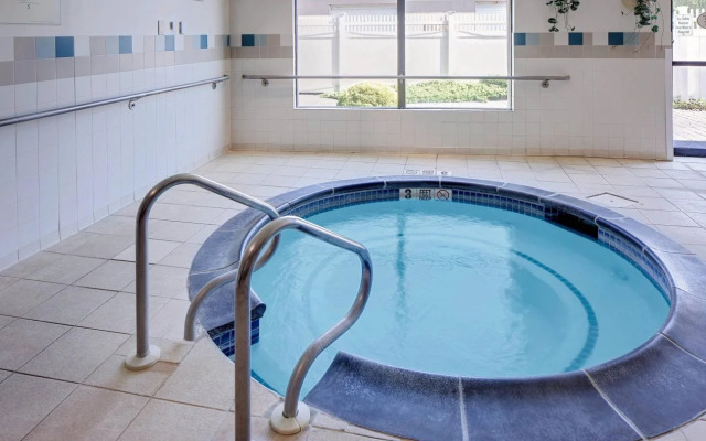 Courtyard by Marriott Long Island MacArthur Airport