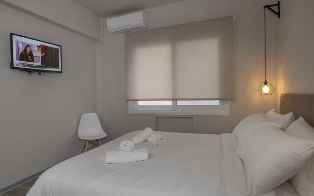 Homelike Studios in the Heart of the City by GHH