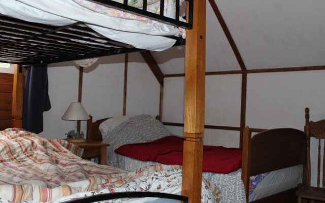 Earth Club Factory Guesthouse