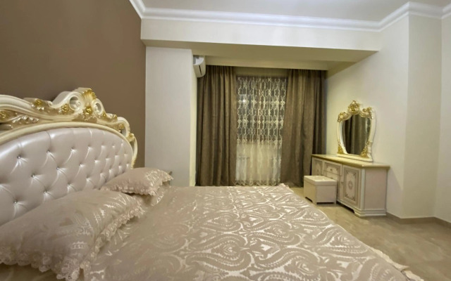 Teryan street 3 bedrooms Luxury and Unique apartment TT777