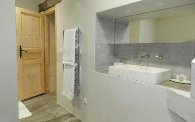 Par la Riviere (Adults Only)