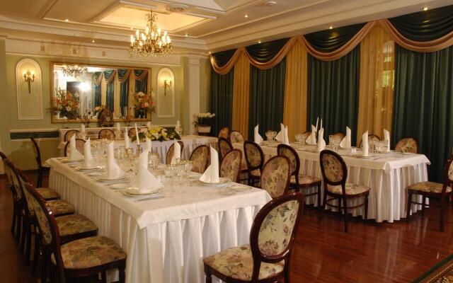 Grand Hotel