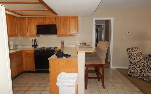 Four Seasons Racquet Club Condominiums