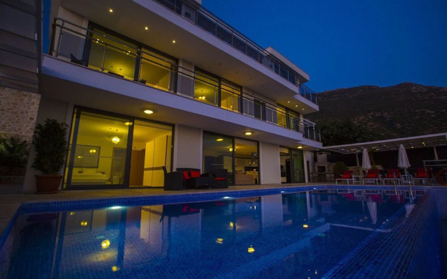 Villa Merak by Akdenizvillam