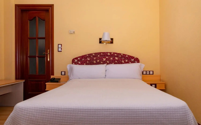 Tibur Hotel