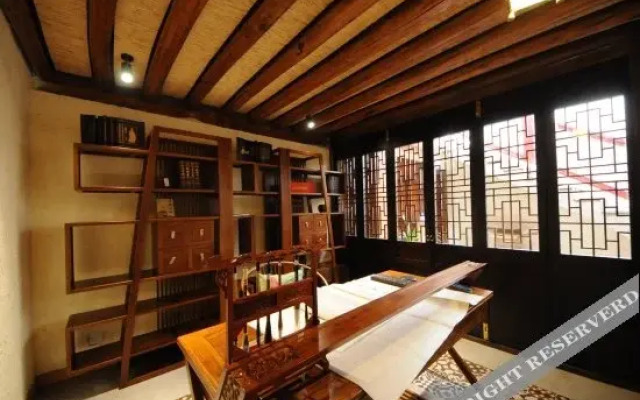 Qilu Sea-view Courtyard Hotel