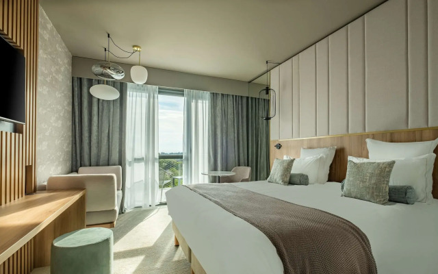 Golden Tulip Lyon Ouest Techlid Hotel & Spa