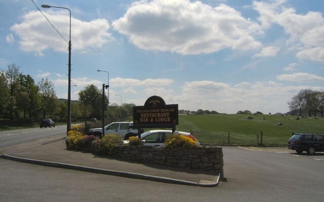 The Old Stone Trough Country Lodge & Inn