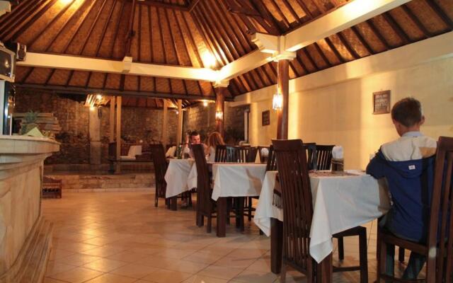 Barong Cafe Bungalow and Restaurant