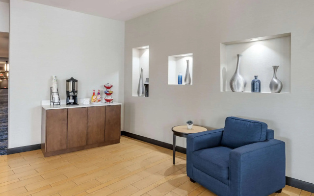 Cambria Hotel Minneapolis Maple Grove