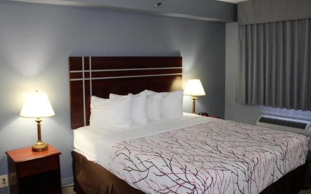Rancho San Diego Inn & Suites