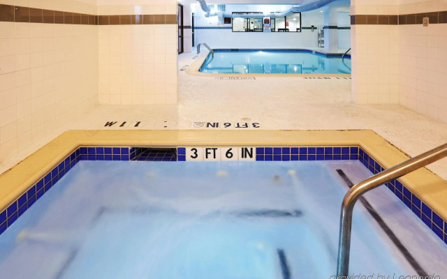 Holiday Inn Express Hotel and Suites Mesquite