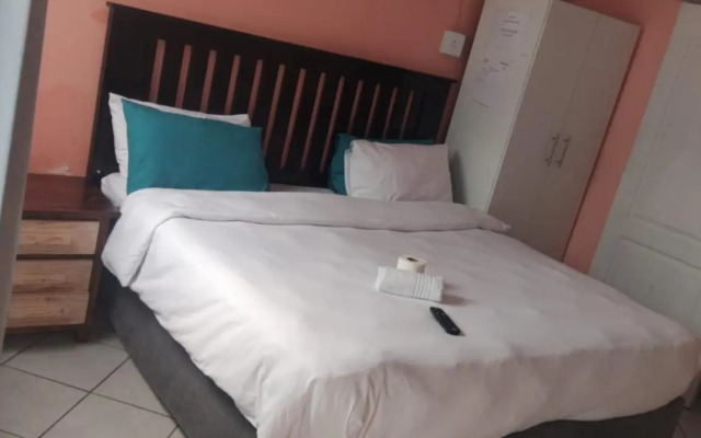 Lisokhanya GuestHouse