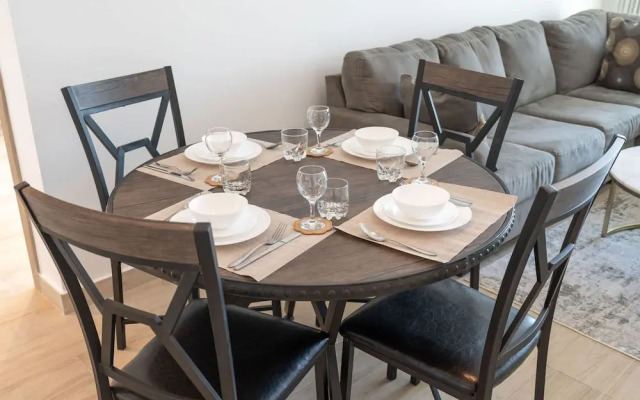 Luxury 1-bedroom in Dubai Marina That Sleeps 2