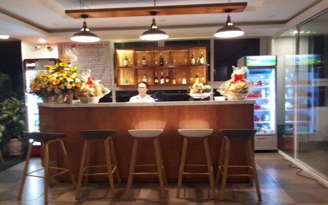 Maple Leaf Hotel & Apartment