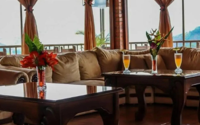 Hotel Tapanti Media De Orosi