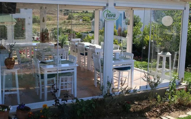 Flora Otel Bozcaada