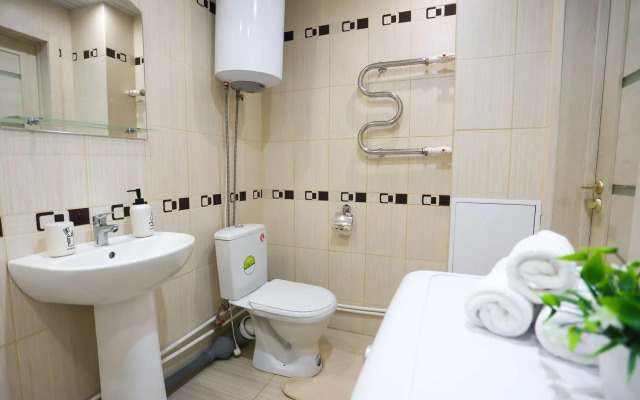 Пять звезд на Ленина 48