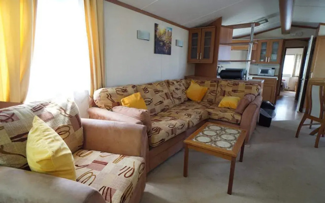 2 Bedroom Caravan at Heacham Beach With Decking