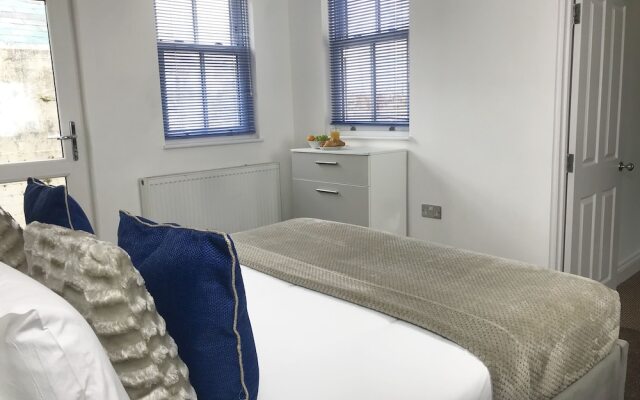 Lux Blu - Truro Apartment