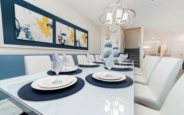 Opulent Retreat With Pool & Fast Wifi Near Disney