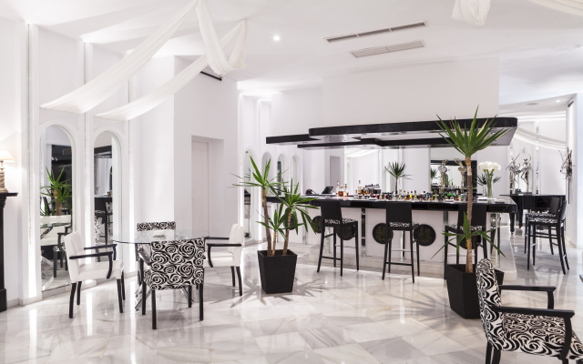 Hotel Suites Albayzin del Mar