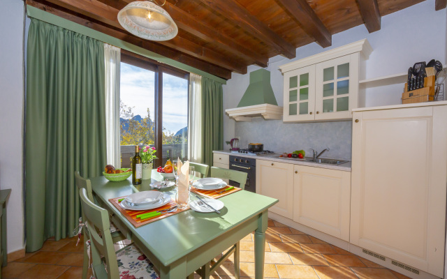 Liano Mimosa -relax & priv parking place