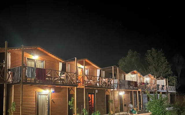 Fnm Luxury Bungalovs