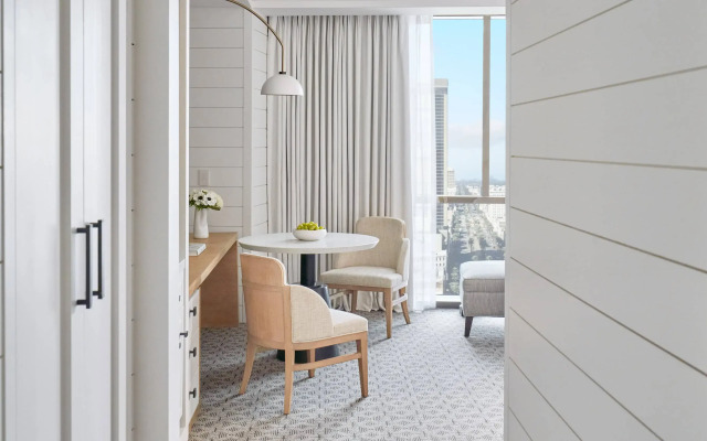 Отель Four Seasons New Orleans