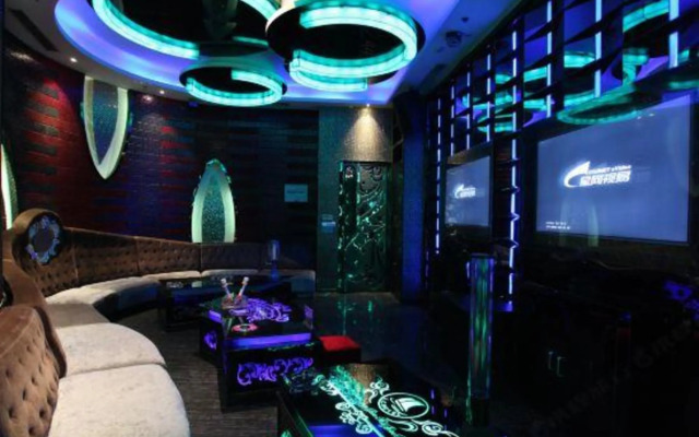 Longchang Holiday Hotel