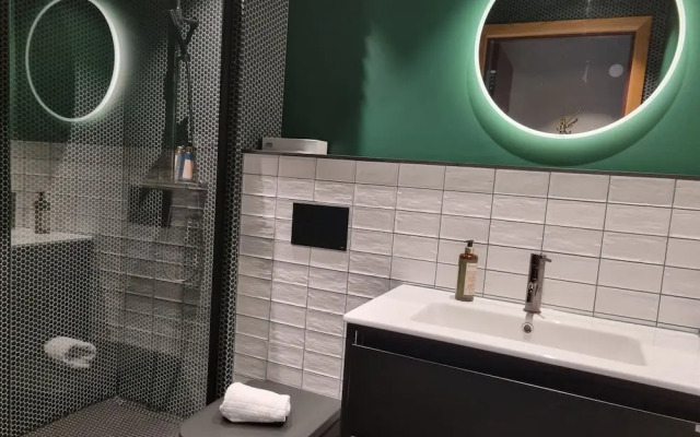 Treetop Spa Hangout & Hotel