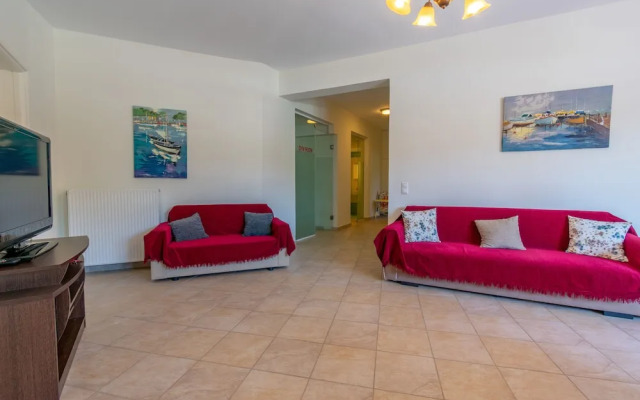 Villa Leo 2 , Dassia