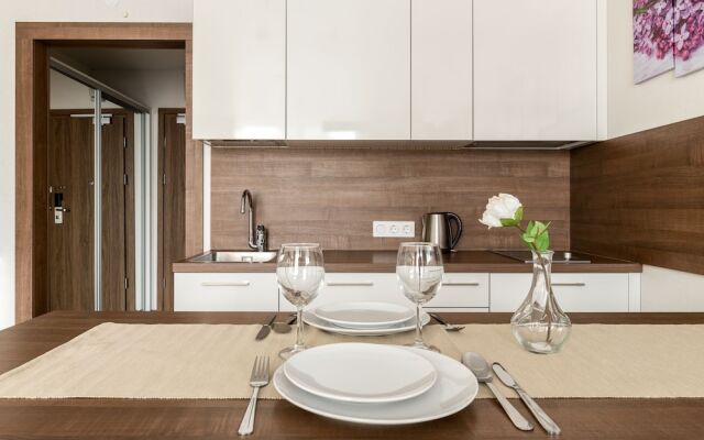 Renthouse Khoshimina 16