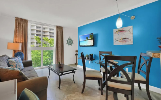 Relaxing Condo with Free Parking