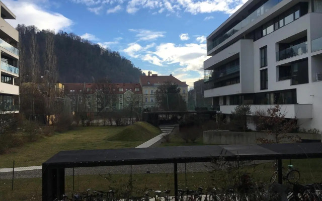 Cosy Splendor / City Center
