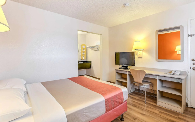 Motel 6 Oakland Airport