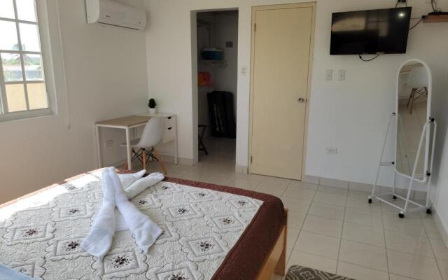 Roncado Cheerful-3 Bedroom Home Aruba