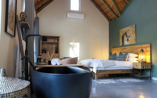 Tomo Safari Lodge
