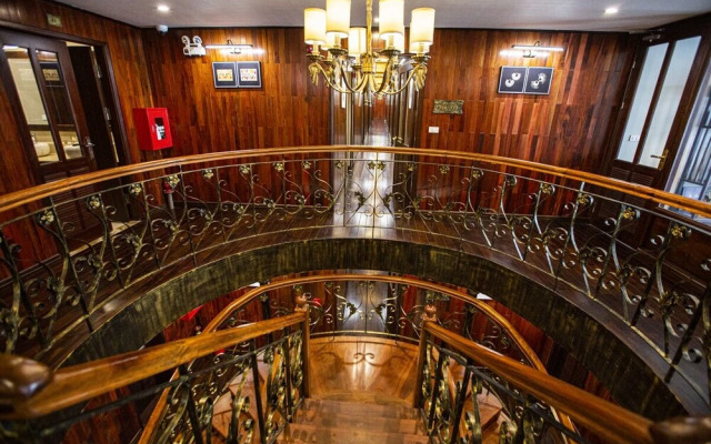 Indochine Cruise Lan Ha Bay