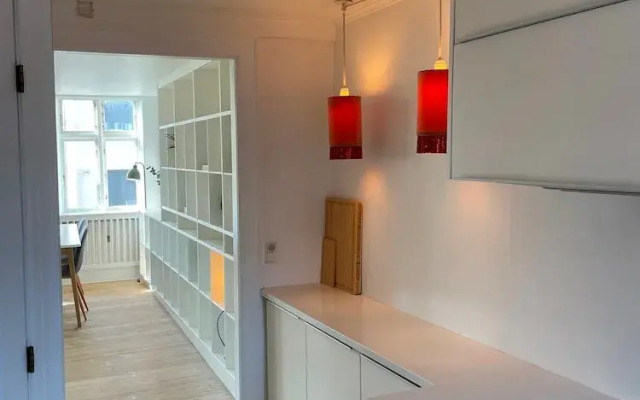 Elegant Apartment In Central