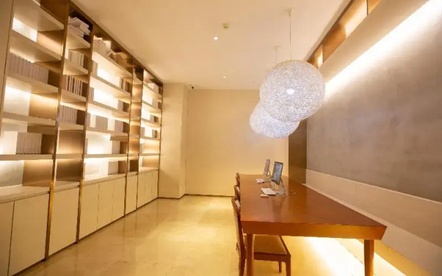 Ji Hotel (Zhengzhou East Railway Station)