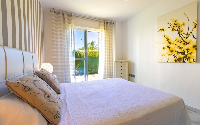 OleHolidays Lorcrimar jardín y barbacoa junto a Puerto Banús