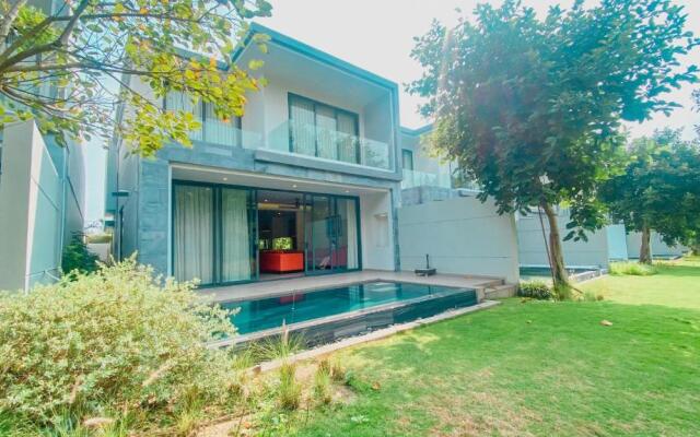 The Point Villas Resort by Danatrip