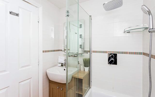 Stunning Flat in the Heart of Parsons Green