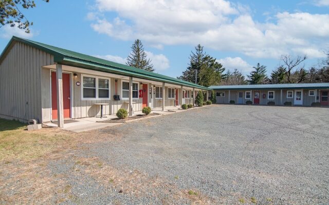 Outdoors Inn at Balsam Lake