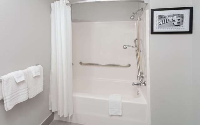 Super 8 by Wyndham Rochester