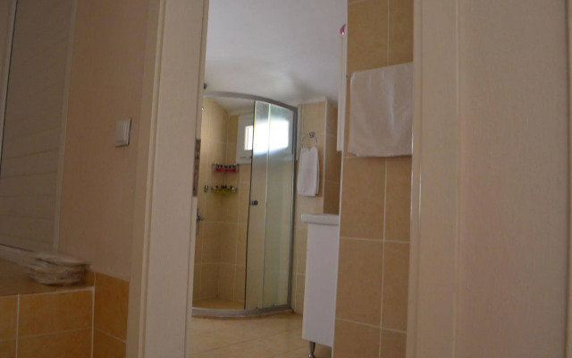 Cam Hotel