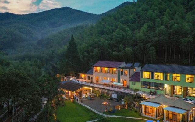 Yunshang Grassland·HilingCamp Mountain Xiashanshe Mountain Wild Hot Spring Holiday Beauty