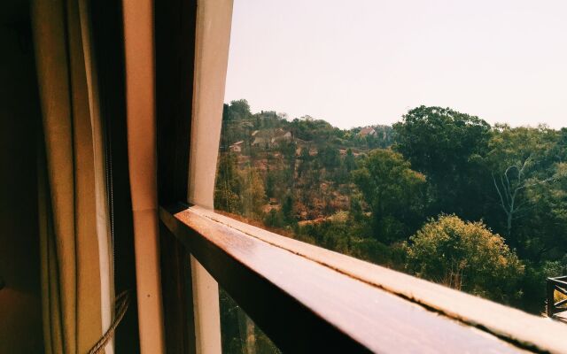 Coral Tree Inn