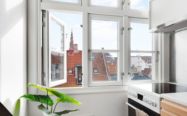 Sanders Saint - Nice 1-bdr Apt by the Canals